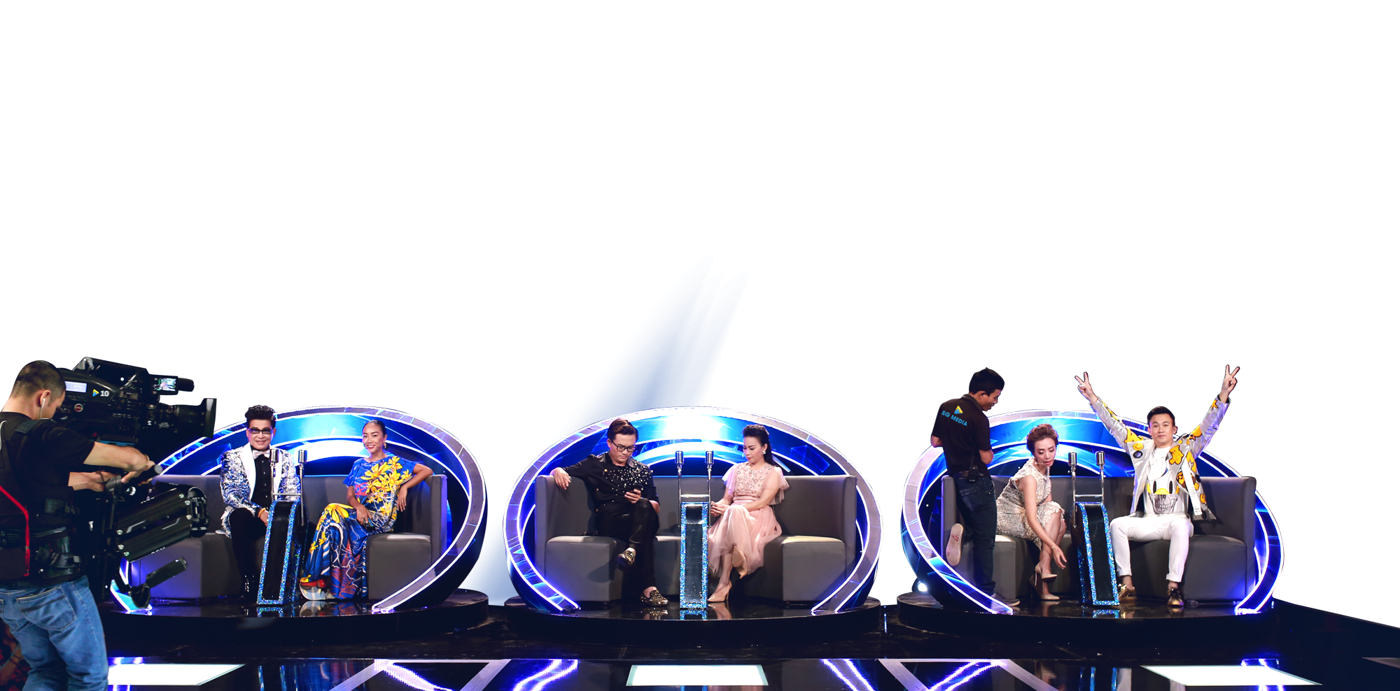 Hình ảnh hậu trường gameshow HTV Dương Triệu Vũ Cẩm Ly